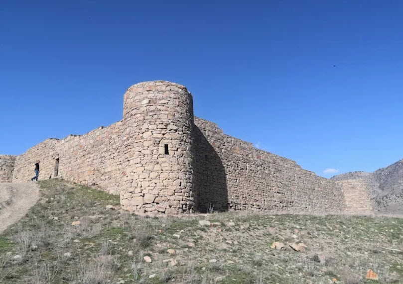 Gevorg Marzpetuni/Tapi Castle, Armenia